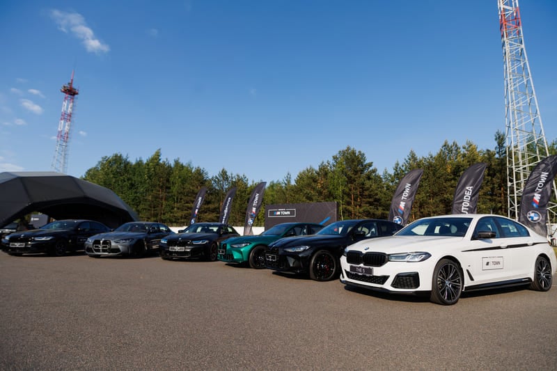 Шатры для автошоу