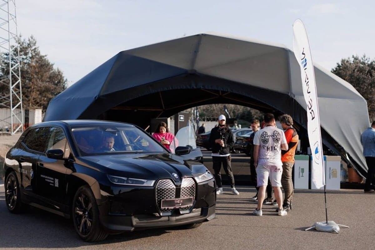 Шатры для автошоу